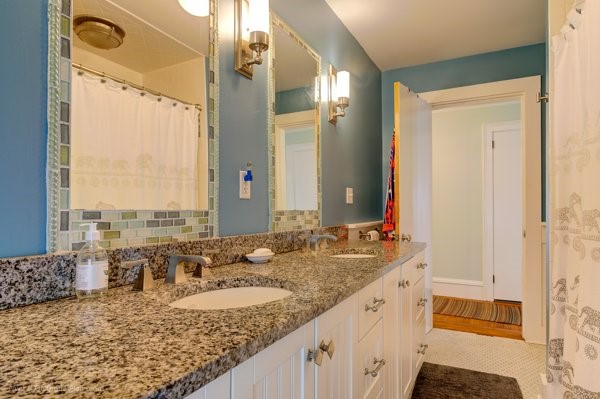 32 Esplanade Middletown, RI 02842 - Photo 33 of 41