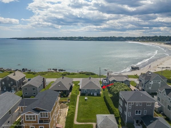 32 Esplanade Middletown, RI 02842 - Photo 4 of 41