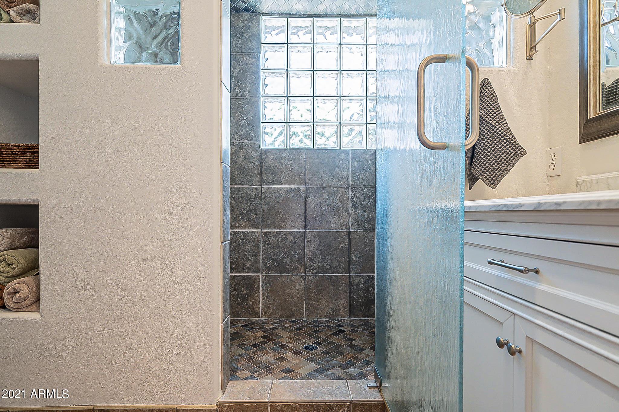252 East Smoke Tree Road Gilbert, AZ 85296 - Photo 15 of 26 Smoke Tree-28