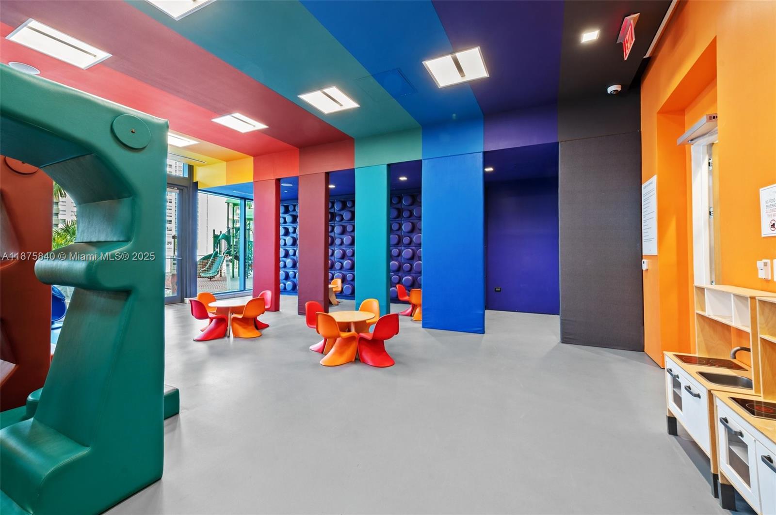 88 Southwest 7th Street, Unit 1403 Miami, FL 33130 - Photo 38 of 53