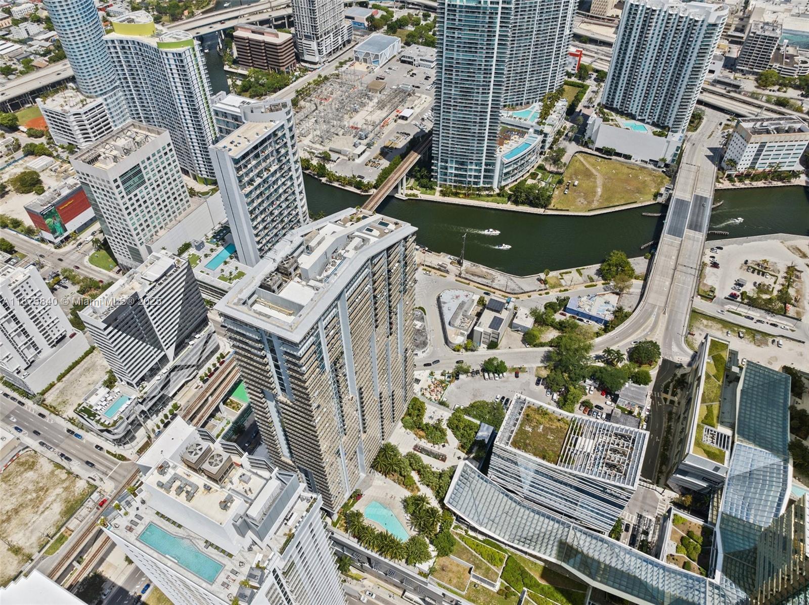 88 Southwest 7th Street, Unit 1403 Miami, FL 33130 - Photo 52 of 53