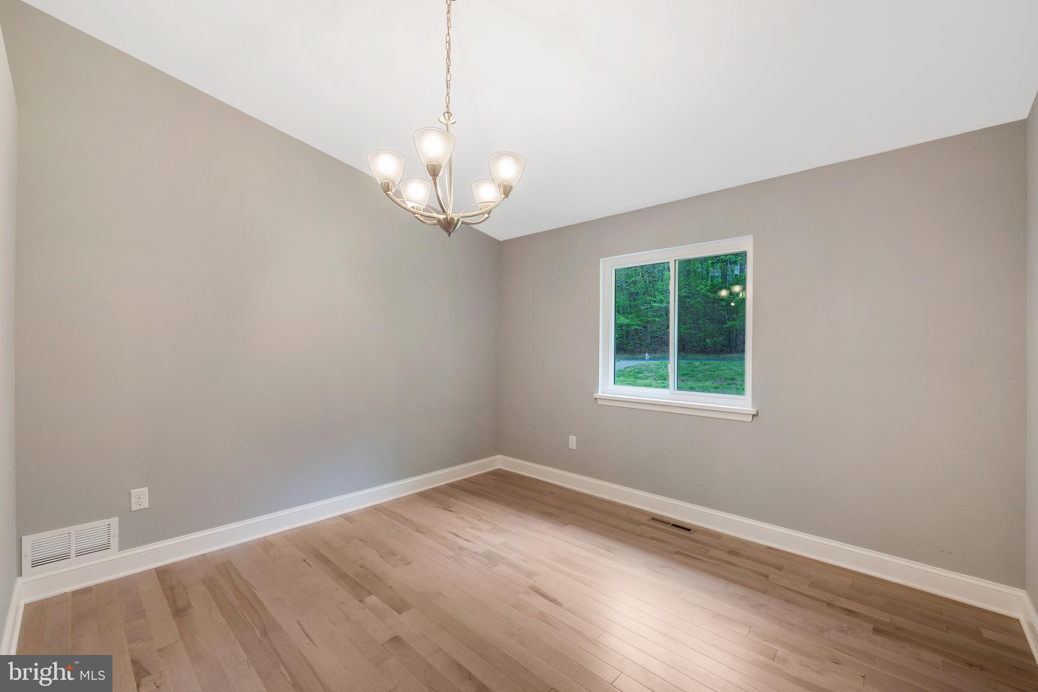 729 Appomattox Road East Davidsonville, MD 21035 - Photo 17 of 42 Dining Room