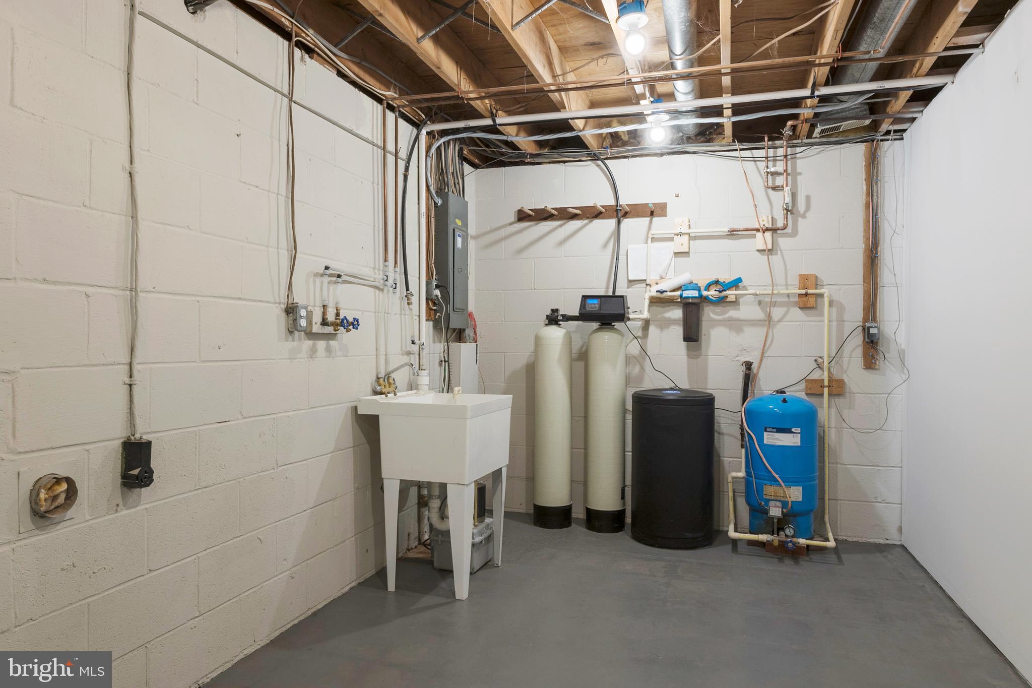 729 Appomattox Road East Davidsonville, MD 21035 - Photo 41 of 42 Laundry/ Utility Room