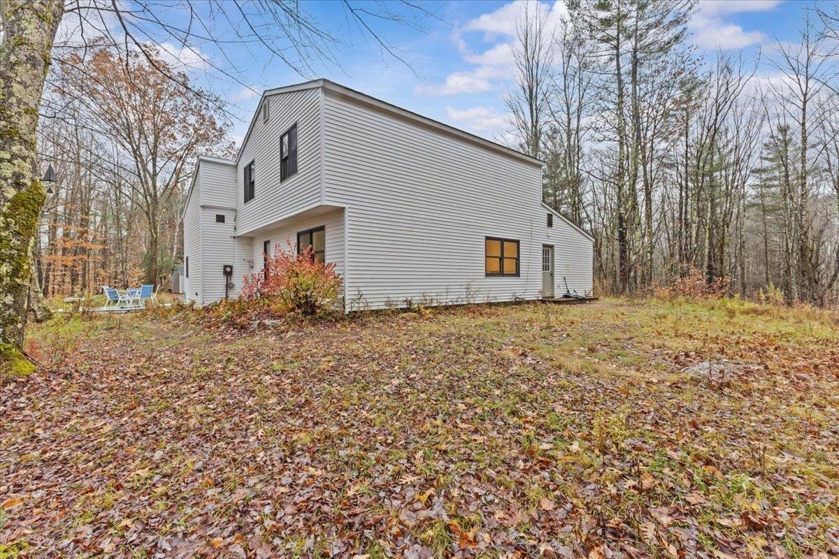 274 Old Stage Road Essex Junction, VT 05452 - Photo 4 of 35 Gallery Image 4
