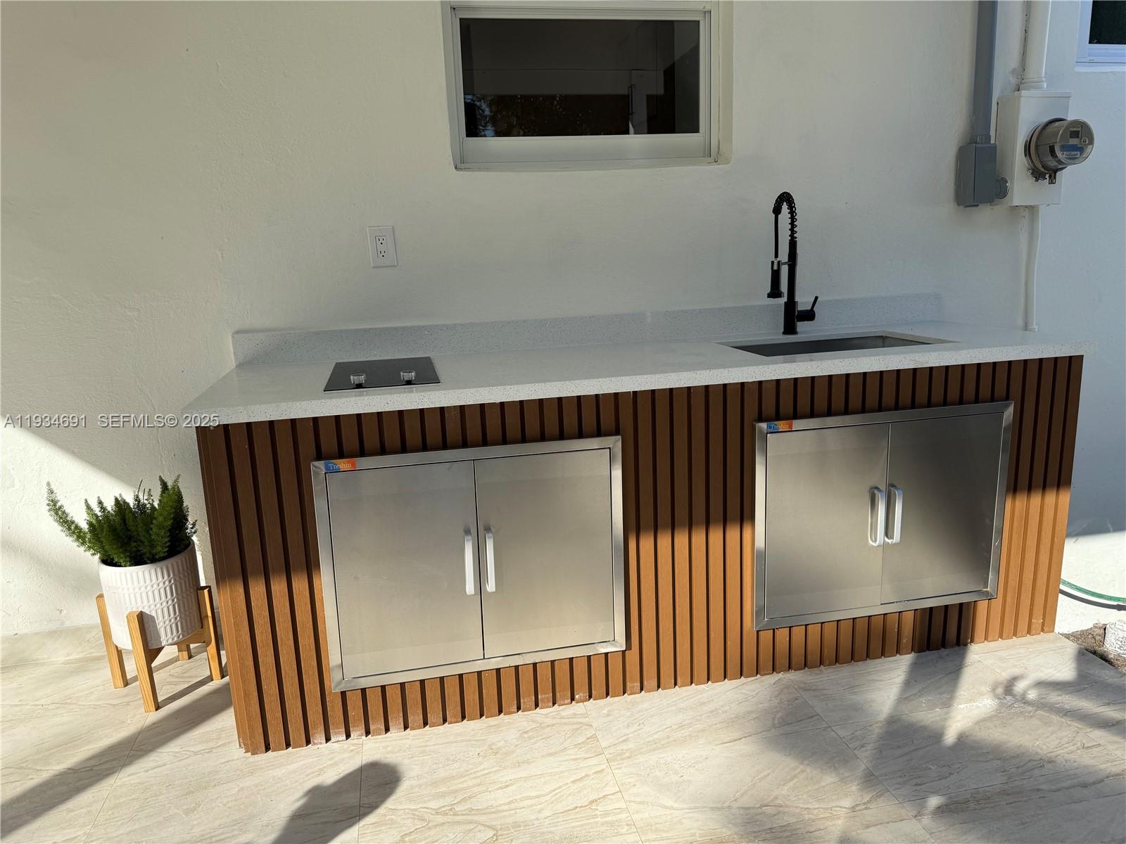 260 Northwest 119th Street Miami, FL 33168 - Photo 26 of 31 a view of entryway