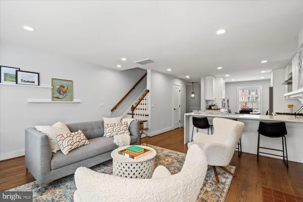 $5,700 | 222 Green Street, Alexandria, VA 22314