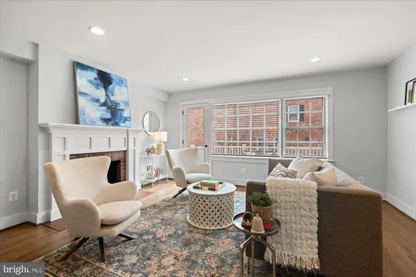 $5,700 | 222 Green Street, Alexandria, VA 22314