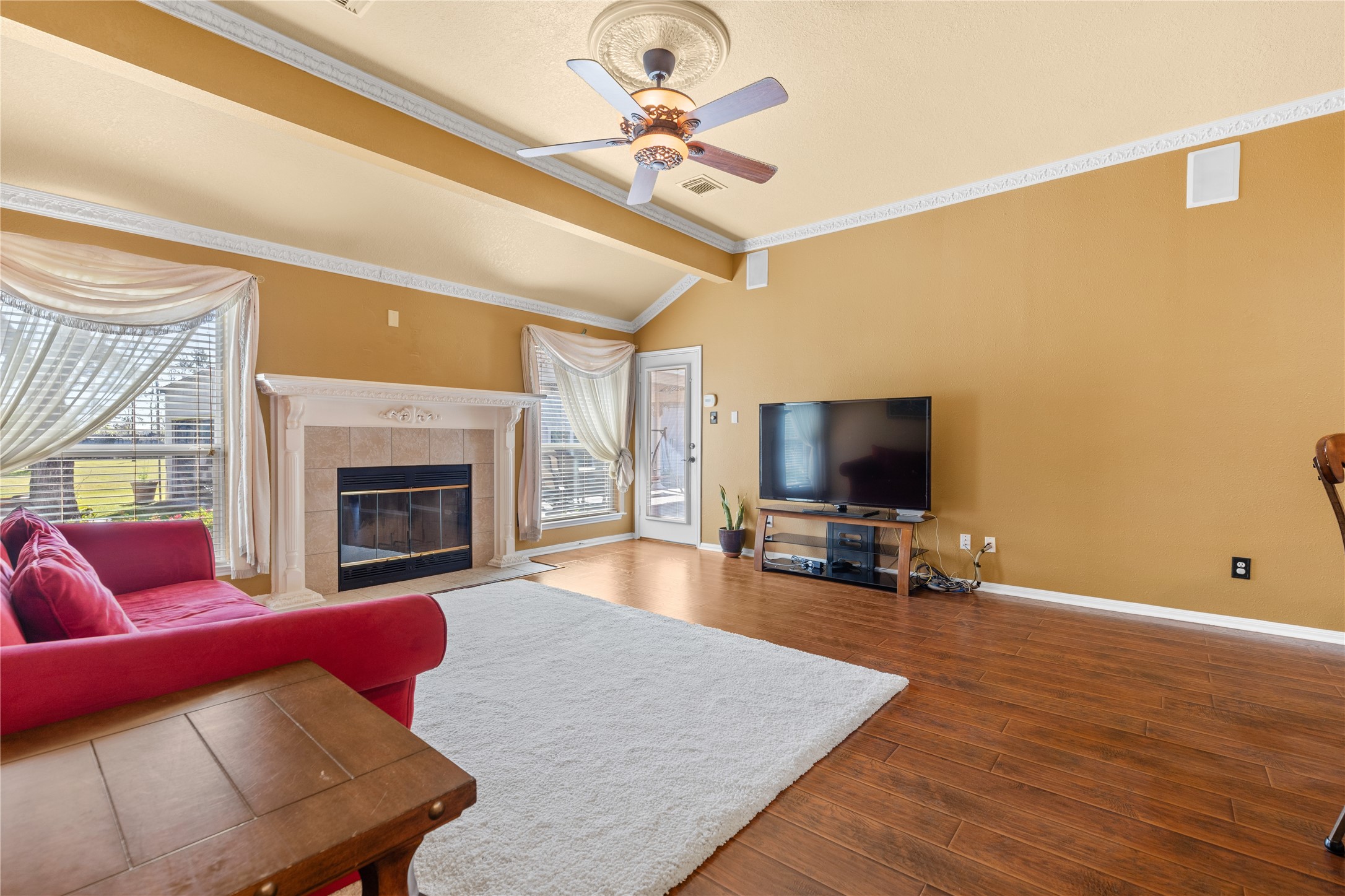 11547 Crockett Martin Road Conroe, TX 77306 - Photo 7 of 46