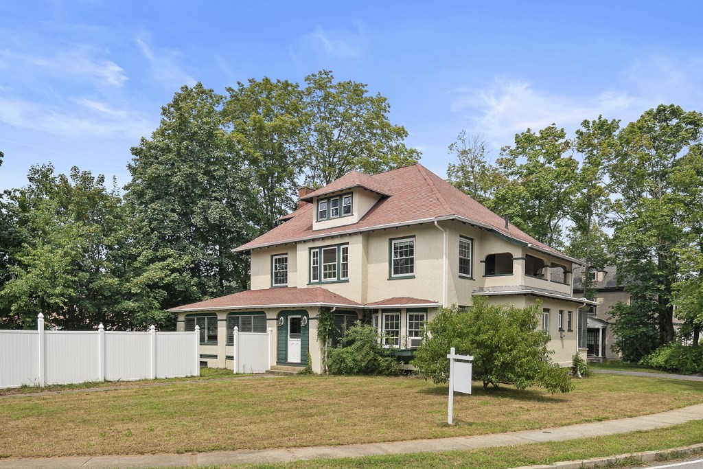 91 Ellison Park Waltham, MA 02452 - Photo 2 of 29