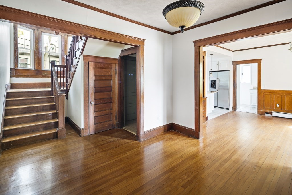 91 Ellison Park Waltham, MA 02452 - Photo 4 of 29