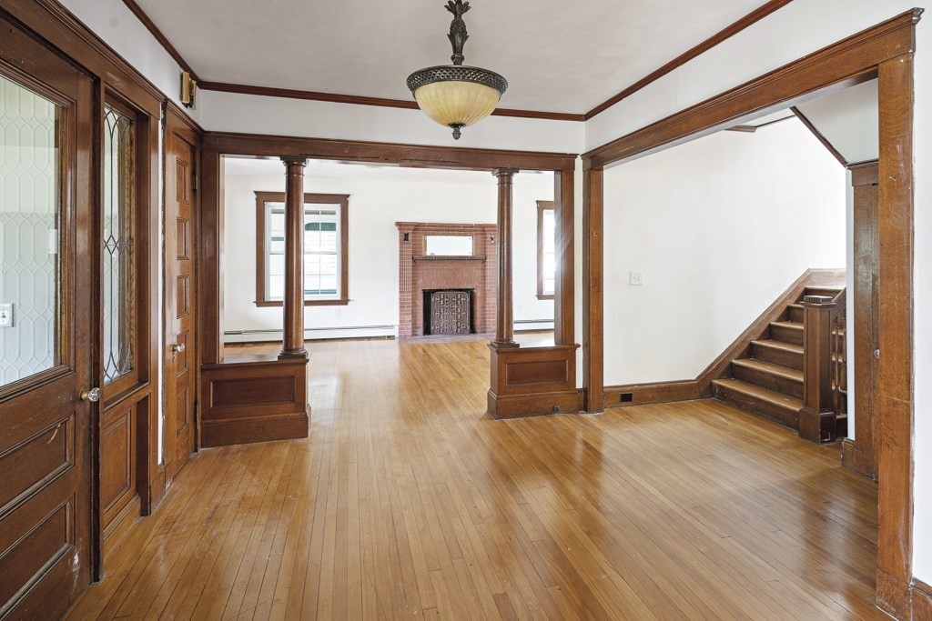 91 Ellison Park Waltham, MA 02452 - Photo 5 of 29