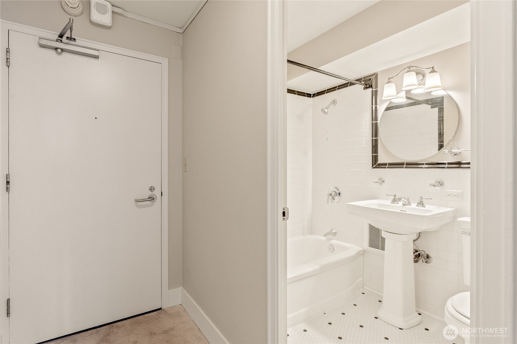 1105 Spring Street, Unit 701 Seattle, WA 98104 - Photo 9 of 21