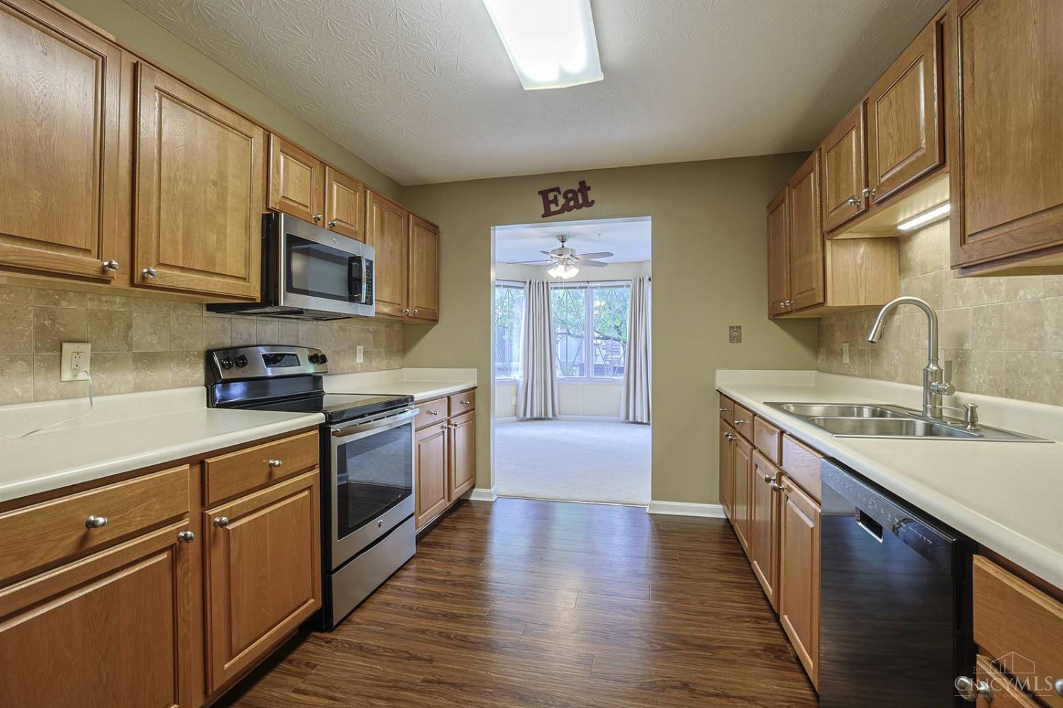 206 Edinburgh Lane Springdale, OH 45246 - Photo 12 of 25
