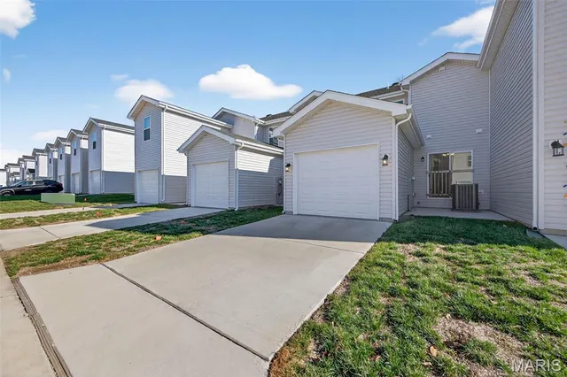 $278,900 | 463 Sunset Hollow Drive, Wentzville, MO 63385