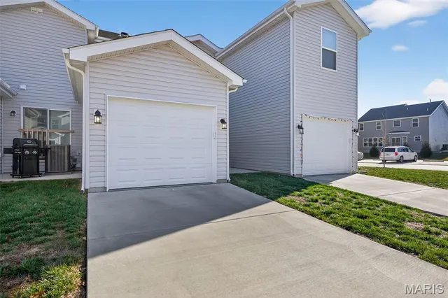 $278,900 | 463 Sunset Hollow Drive, Wentzville, MO 63385