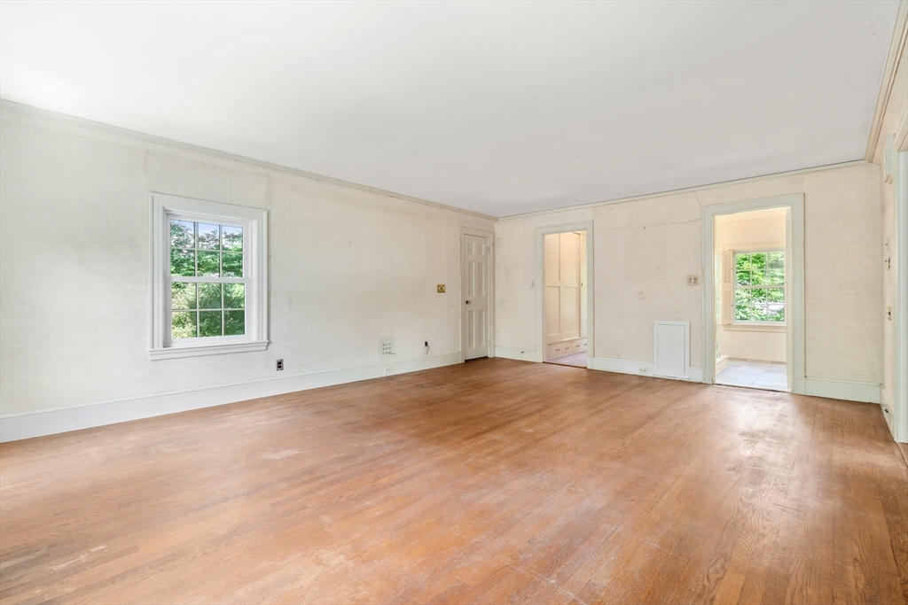 2 Kenilworth Road Wellesley, MA 02482 - Photo 21 of 41 an empty room with windows and closet