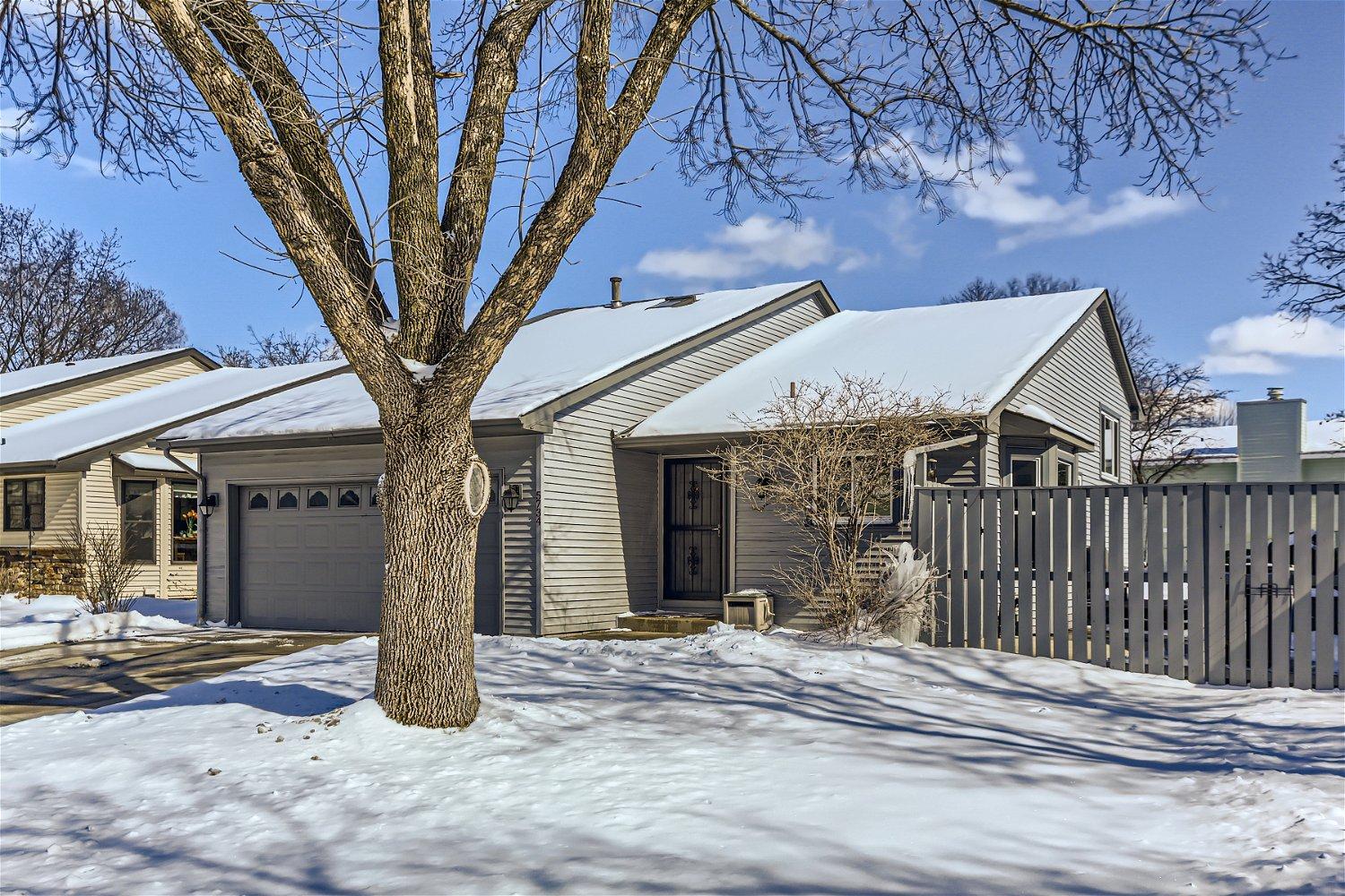 5734 Ridge Creek Road Shoreview, MN 55126 - Photo 6 of 28 Gallery Image 6
