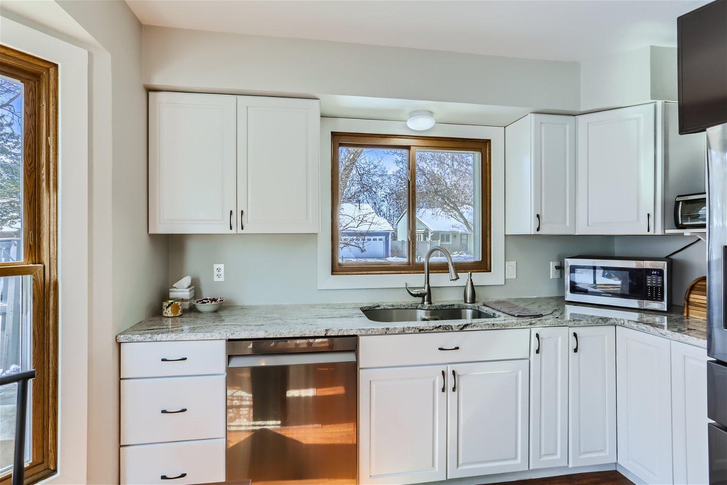 5734 Ridge Creek Road Shoreview, MN 55126 - Photo 9 of 28 Gallery Image 9