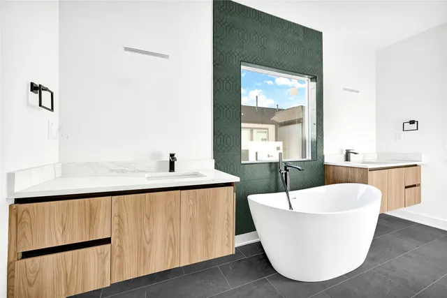 $2,700 | 2595 Paul Quinn Street, Houston, TX 77091