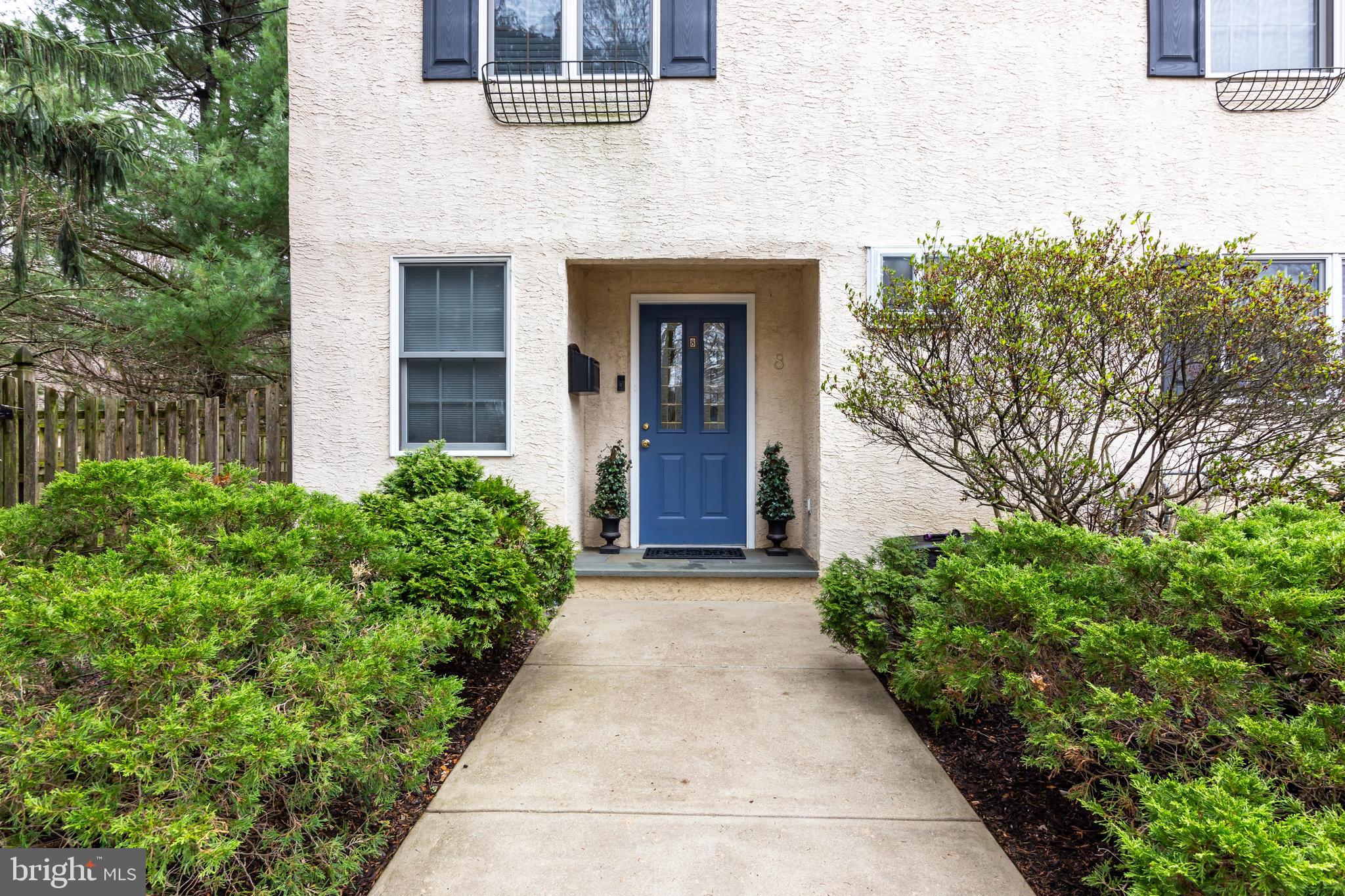 8 Devonwood Road Wayne, PA 19087 - Photo 3 of 36