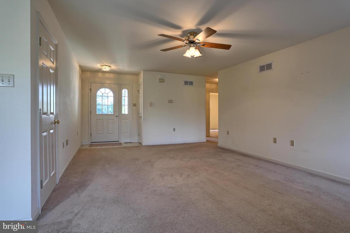 581 Old Farm Road Palmyra, PA 17078 - Photo 5 of 23 Gallery Image 5