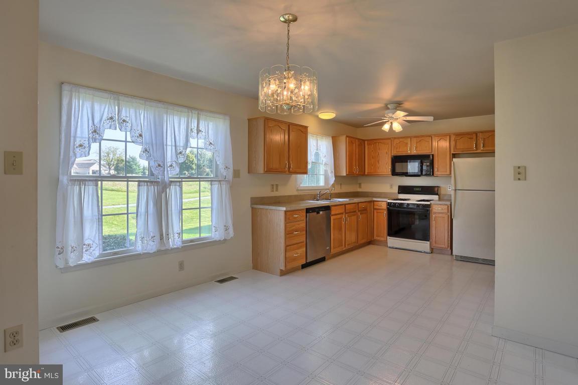 581 Old Farm Road Palmyra, PA 17078 - Photo 7 of 23 Gallery Image 7