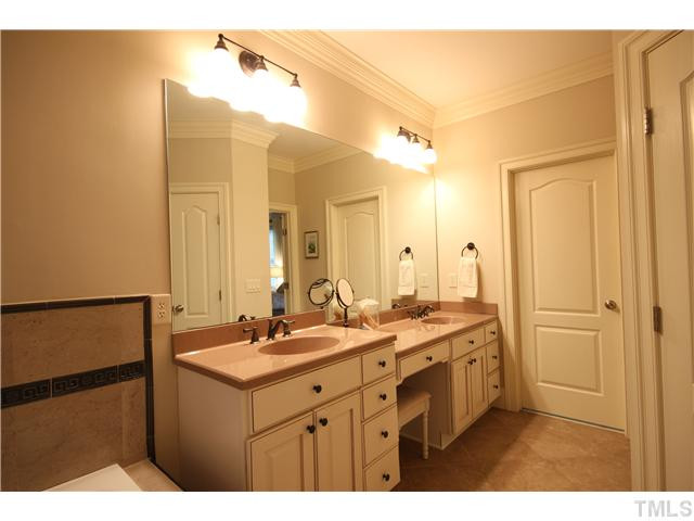 1412 Abbey's Grove Trail Raleigh, NC 27615 - Photo 15 of 25 Master Bath/Spa