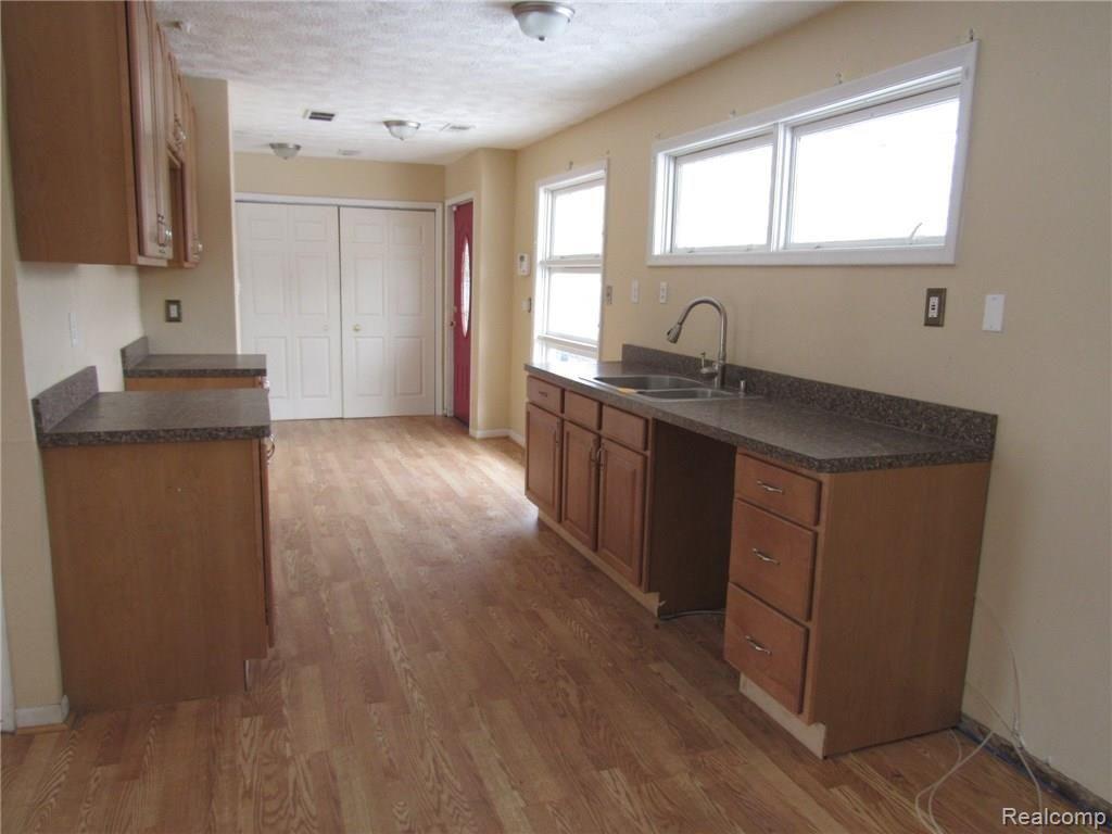 28201 Bell Road Southfield, MI 48034 - Photo 18 of 38 28201 BELL SOUTHFIELD (51).JPG