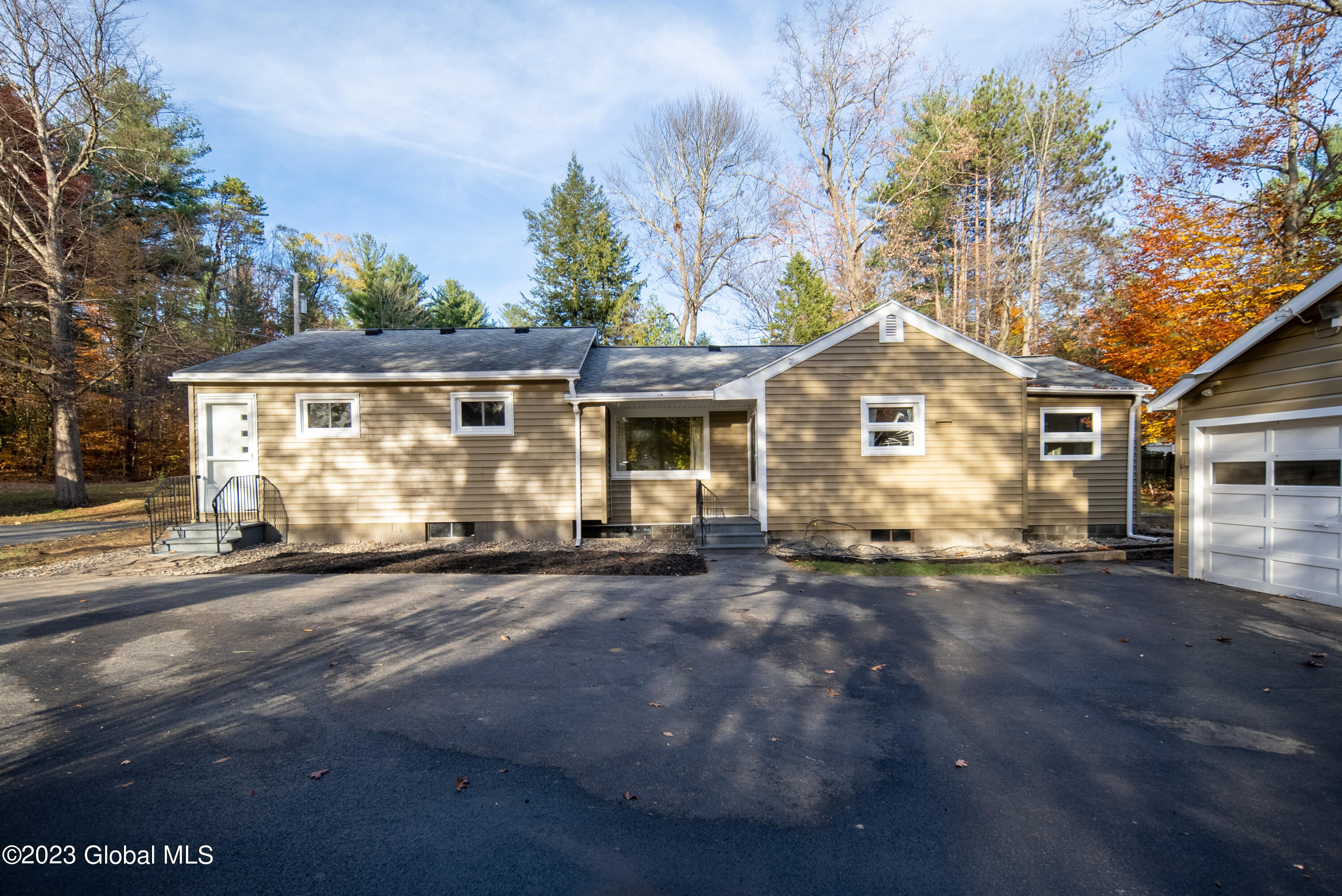 3048 Lone Pine Road Guilderland, NY 12303 - Photo 1 of 34 002