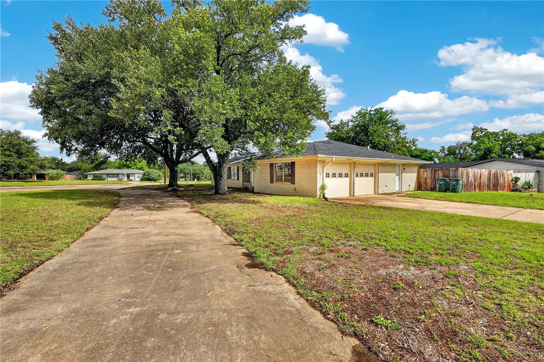 3501 Cavitt Avenue Bryan, TX 77801 - Photo 38 of 40