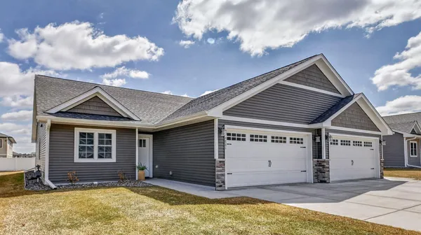$324,900 | 4881 Field Crest Lane, Eau Claire, WI 54701