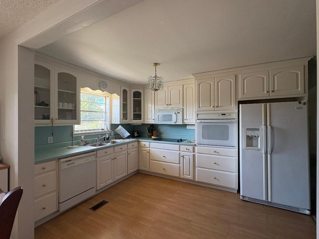 477 Fall City Road Jasper, AL 35503 - Photo 3 of 31 Main Kitchen View from Breakfast Nook