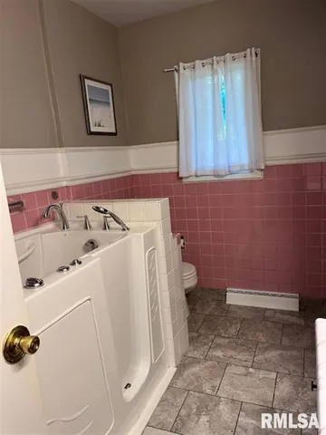 $289,900 | 2610 31st Street, Moline, IL 61265