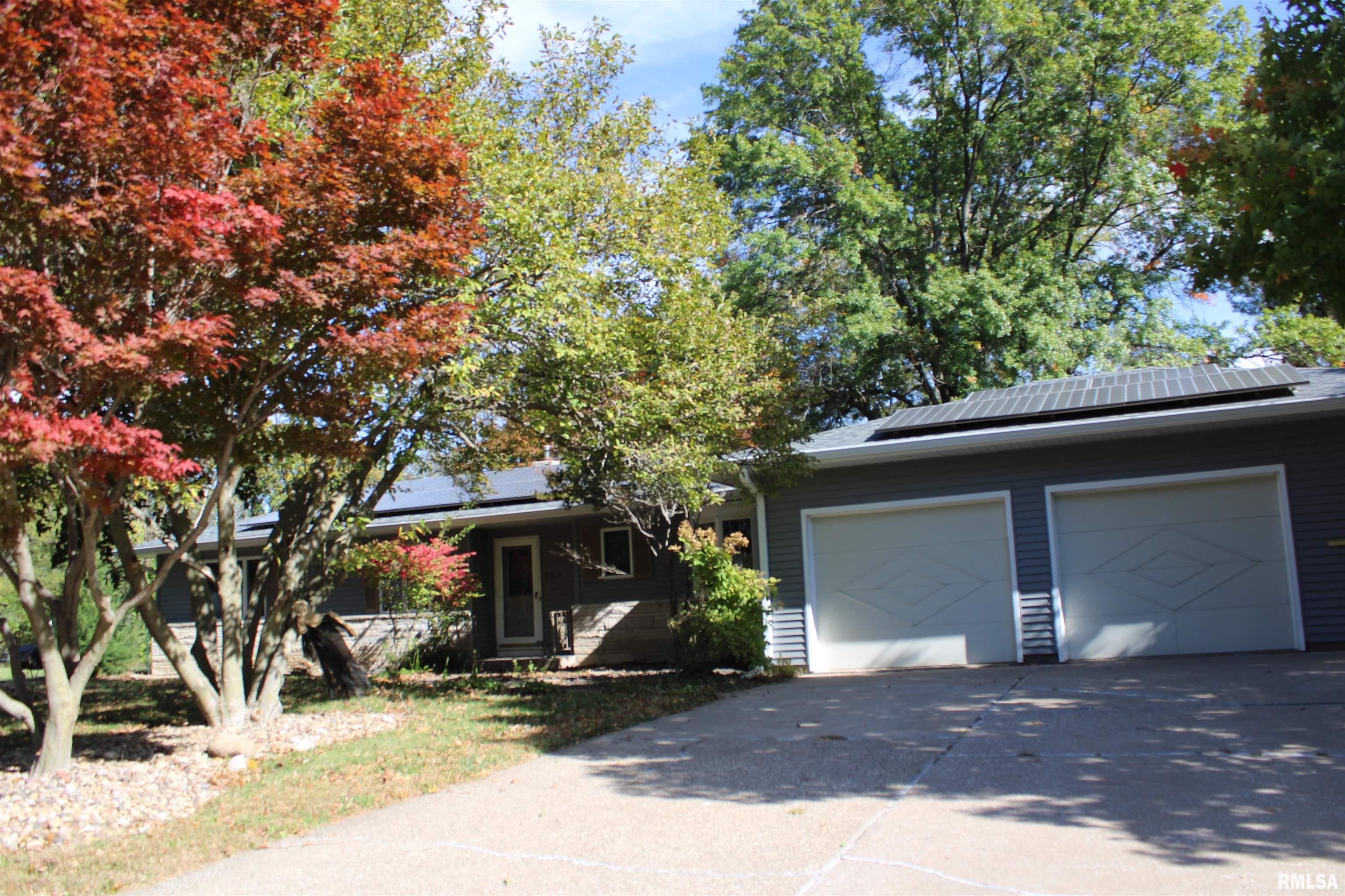 2610 31st Street Moline, IL 61265 - Photo 2 of 37