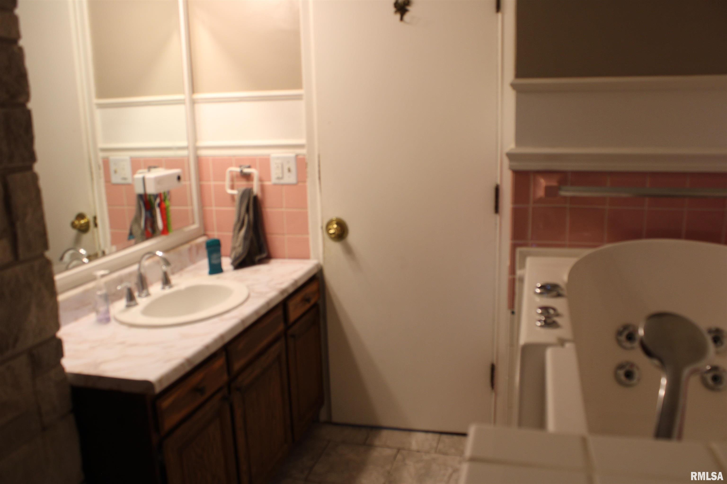 2610 31st Street Moline, IL 61265 - Photo 21 of 37