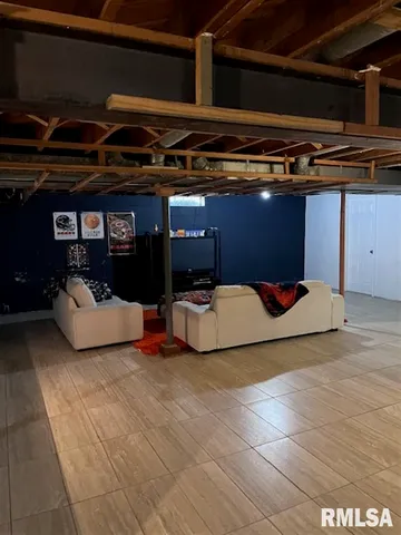 $289,900 | 2610 31st Street, Moline, IL 61265