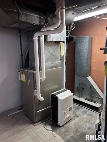 $289,900 | 2610 31st Street, Moline, IL 61265