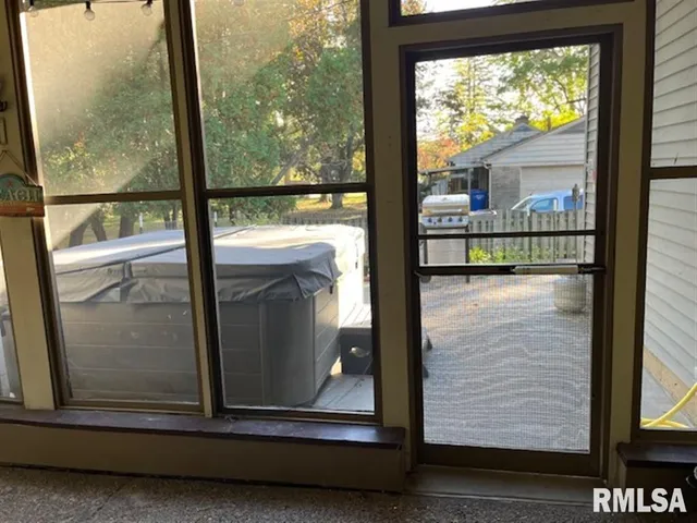 $289,900 | 2610 31st Street, Moline, IL 61265