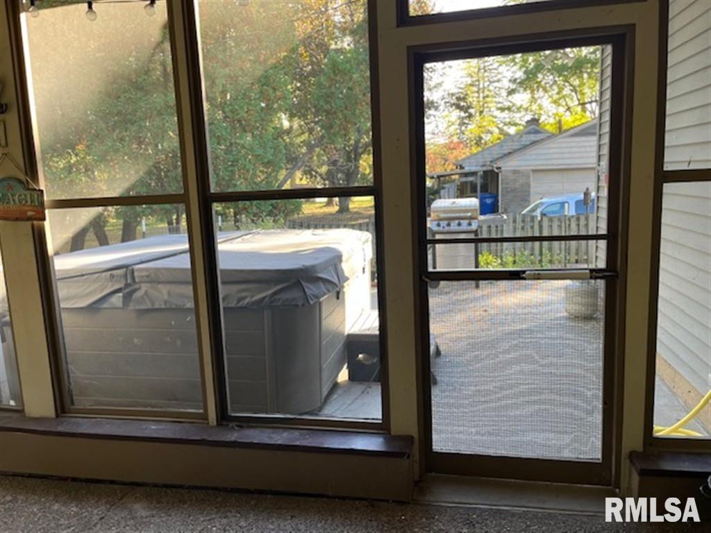 2610 31st Street Moline, IL 61265 - Photo 31 of 37