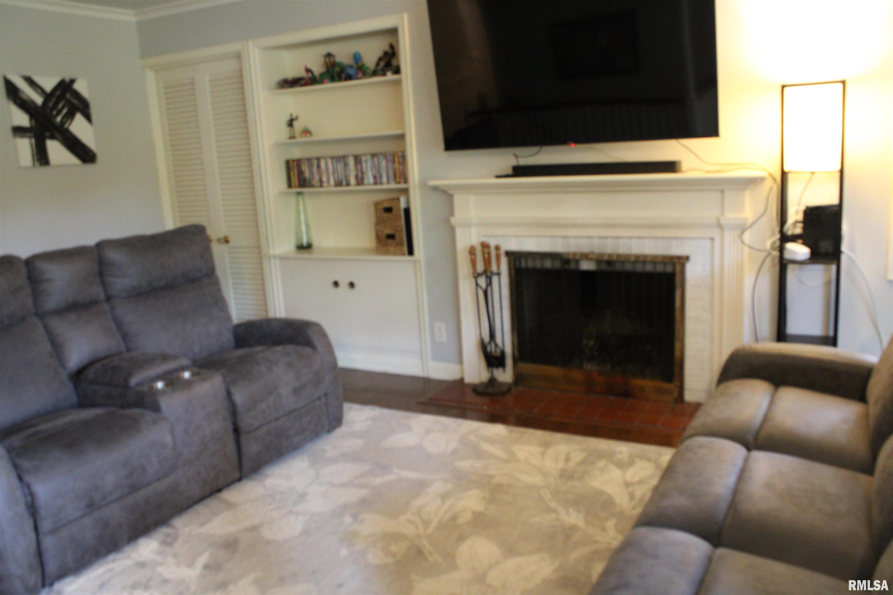 2610 31st Street Moline, IL 61265 - Photo 4 of 37