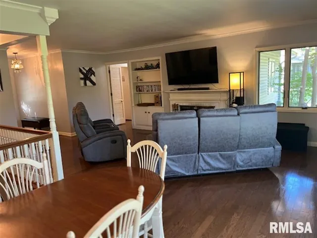 $289,900 | 2610 31st Street, Moline, IL 61265