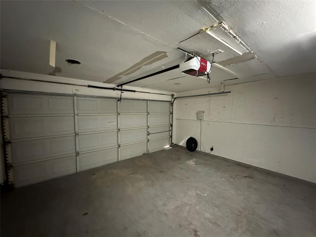 912 Red Oak Street Azle, TX 76020 - Photo 11 of 12