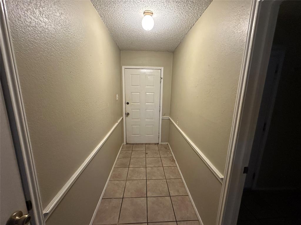 912 Red Oak Street Azle, TX 76020 - Photo 2 of 12