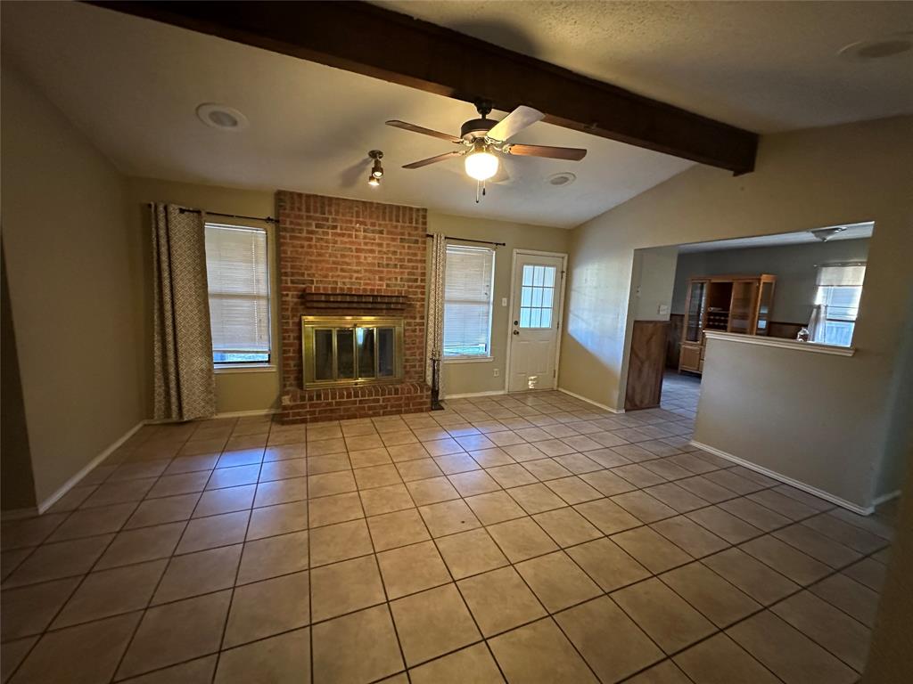 912 Red Oak Street Azle, TX 76020 - Photo 3 of 12