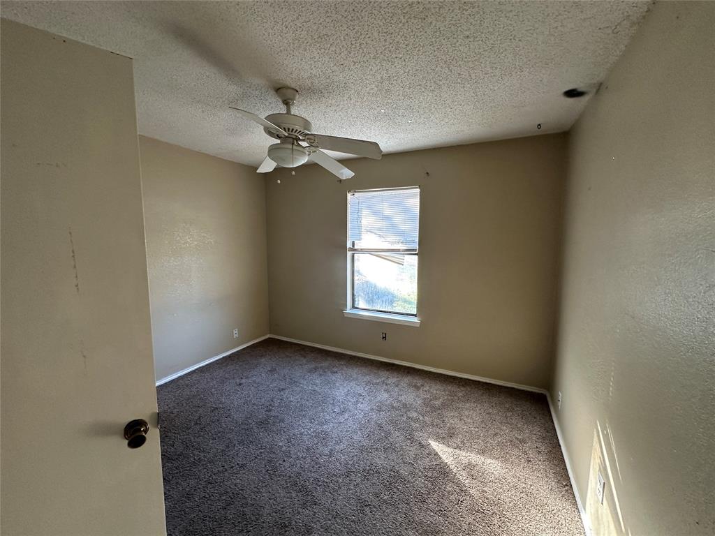 912 Red Oak Street Azle, TX 76020 - Photo 8 of 12