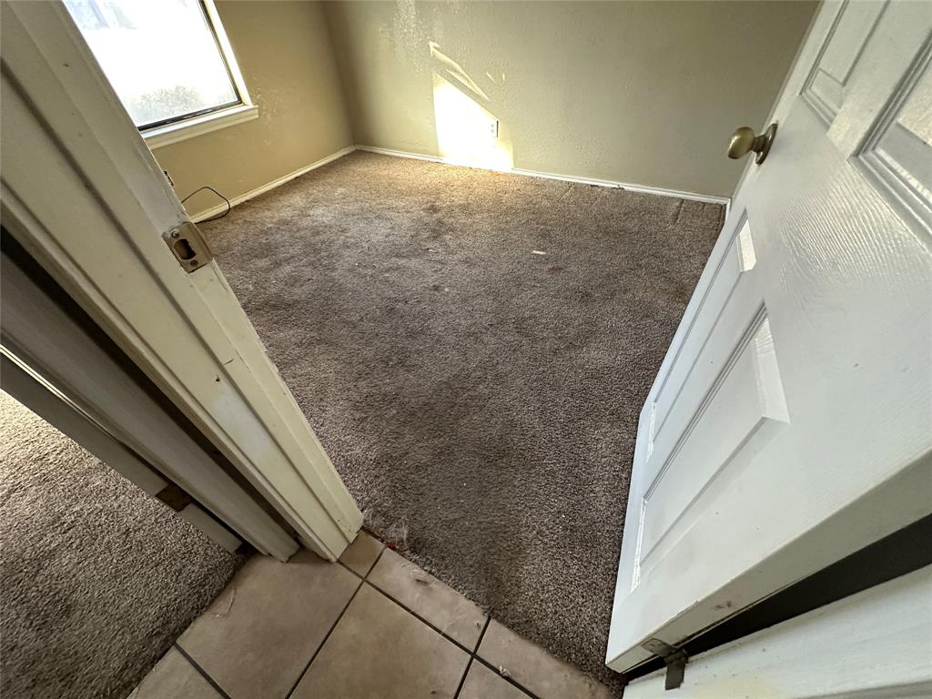 912 Red Oak Street Azle, TX 76020 - Photo 9 of 12