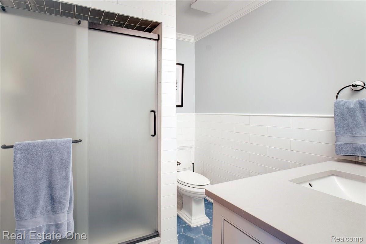 451 Lake Forest Road Rochester, MI 48309 - Photo 43 of 97 Remodeled master bathroom has quartz