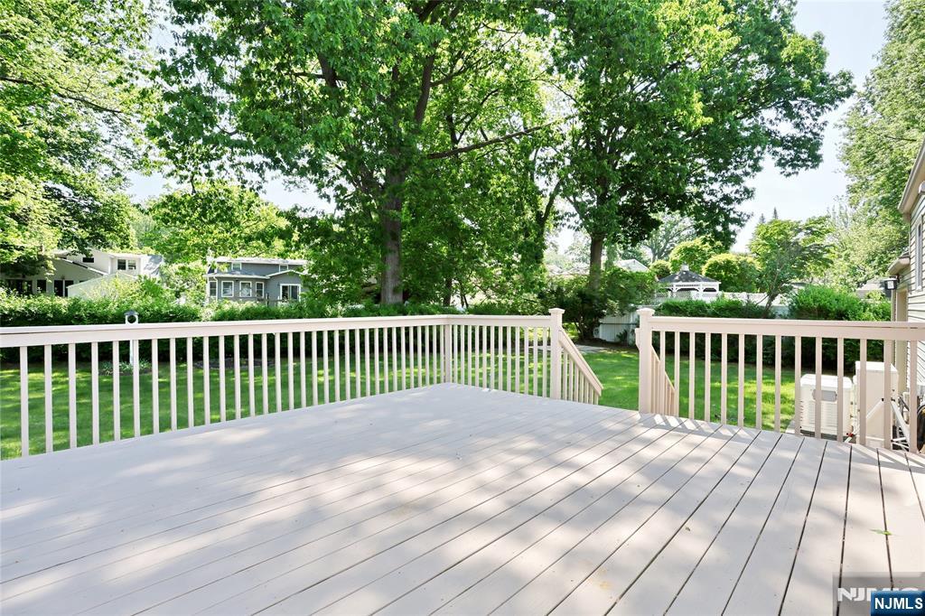 20 Dojean Court Bergenfield, NJ 07621 - Photo 48 of 50