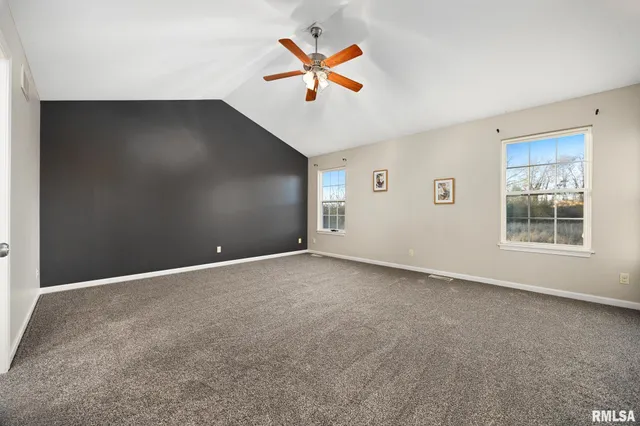 $359,900 | 13921 North River Crest Drive, Chillicothe, IL 61523