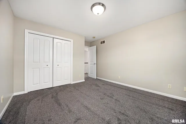 $359,900 | 13921 North River Crest Drive, Chillicothe, IL 61523